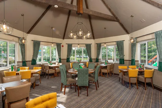 Potters Arms Cookhouse + Pub