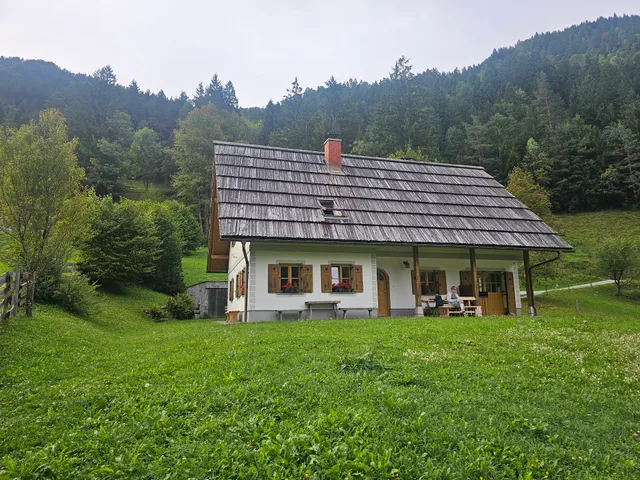 Apartments Mala hiša