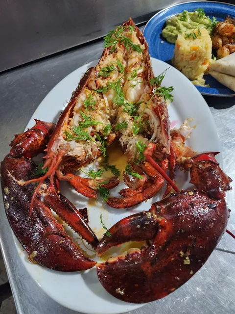 Los Sirenos Mariscos