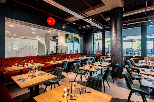 Falco's - Café, Bar & Restaurant