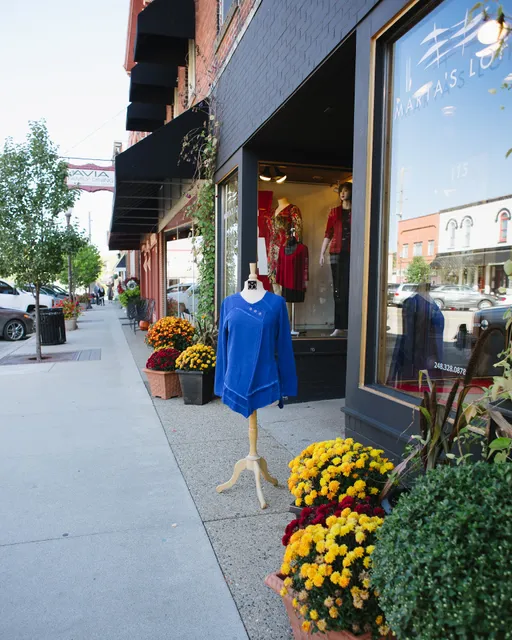 Creative Fashions of Holly