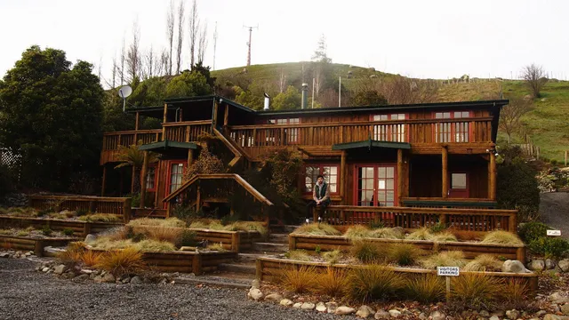 Rusty Nail Backpackers