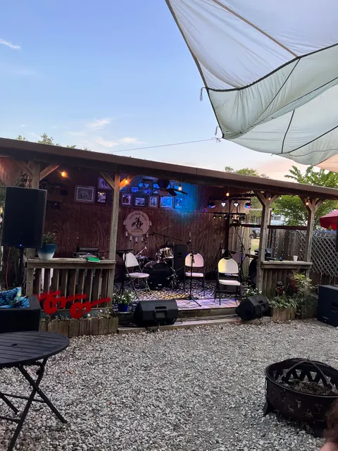 Lou's Rocky Road Tavern