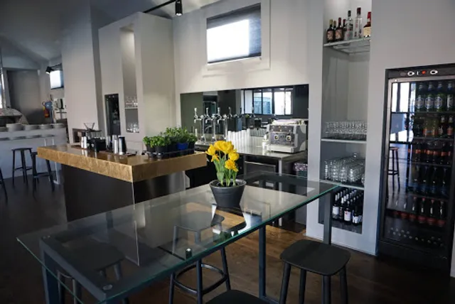 Modis Music Club Forno & Brace