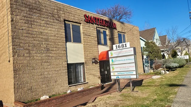 Santhigram Kerala Ayurveda Health & Wellness Centre Edsion