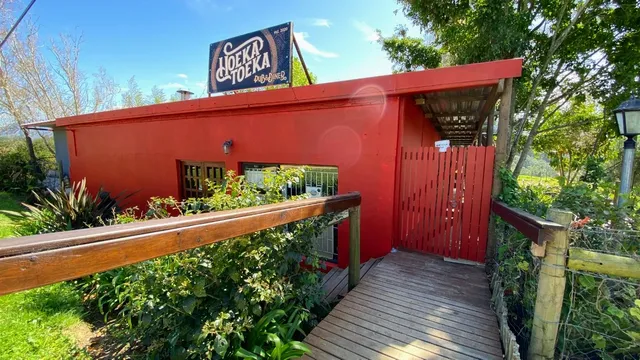 Hoeka Toeka Pub & Diner