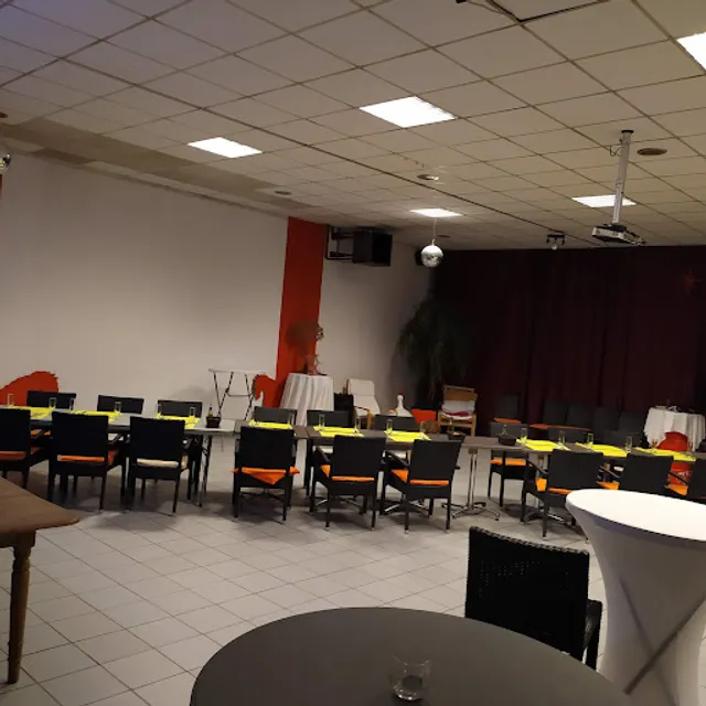 La Tavola Restaurant