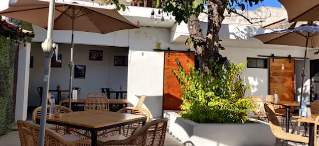 Castillo Rojo Restaurant