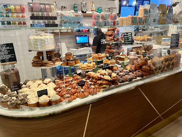 Goddess and the Baker, 44 E Grand