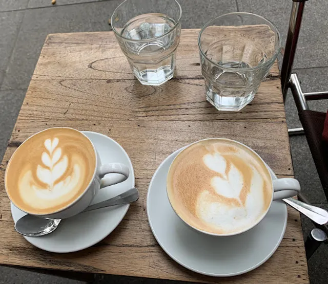 Cà phê Hai Bốn - Văn Miếu