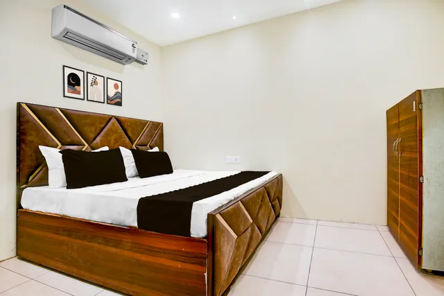 Hotel O The Royal INN