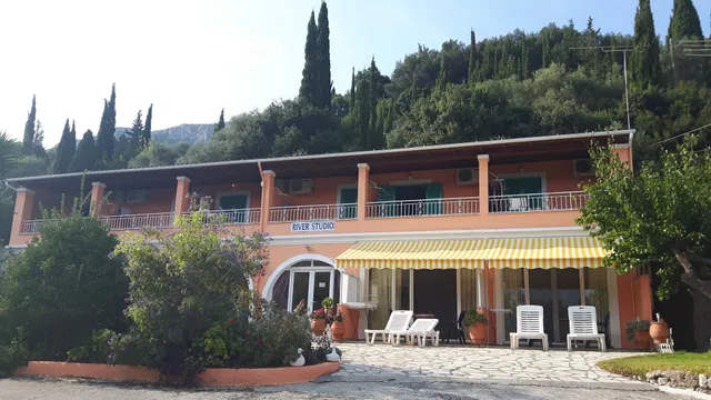 River Studios Παλαιοκαστρίτσα ενοικιαζόμενα δωμάτια