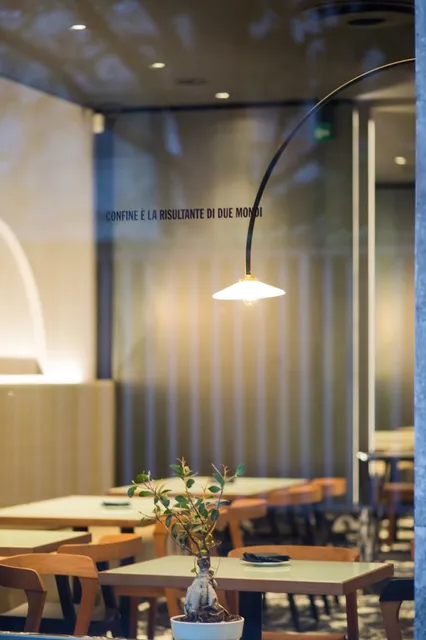 CONFINE - PIZZA E CANTINA