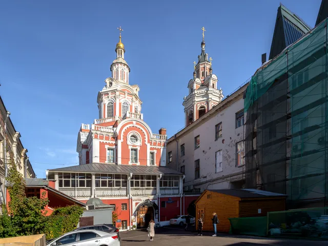 Храм Спаса Нерукотворного Образа Бывшего Заиконоспасского Монастыря - Патриаршее Подворье