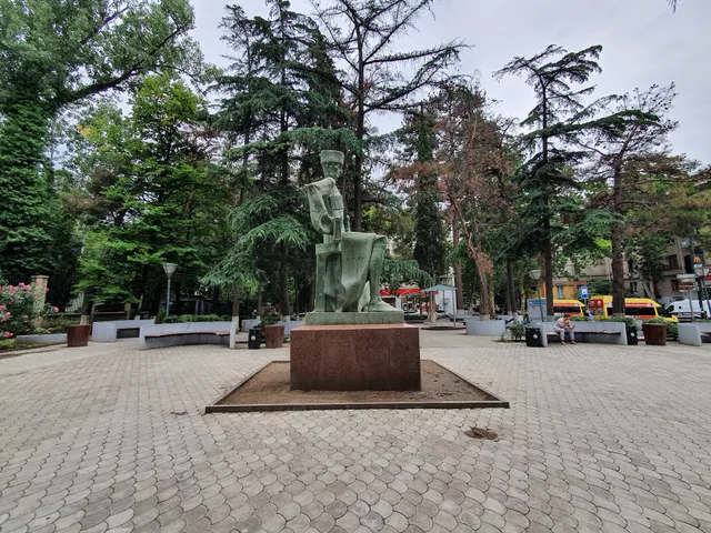 Konstantine Gamsakhurdia Monument
