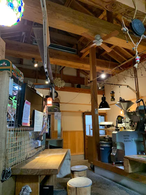 Yamaneko Kijitora Coffee Roastery
