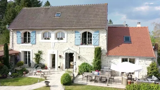 La Bergerie-en-Vexin 78 Jambville : Location gîte et chambres d'hôtes. Piscine chauffée. Parc naturel du Vexin
