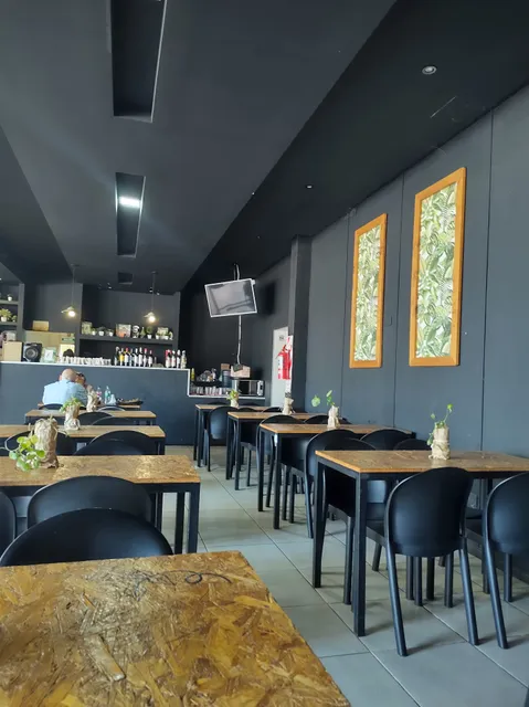 Che Marchello-cantina -como la cocina de la mamma !