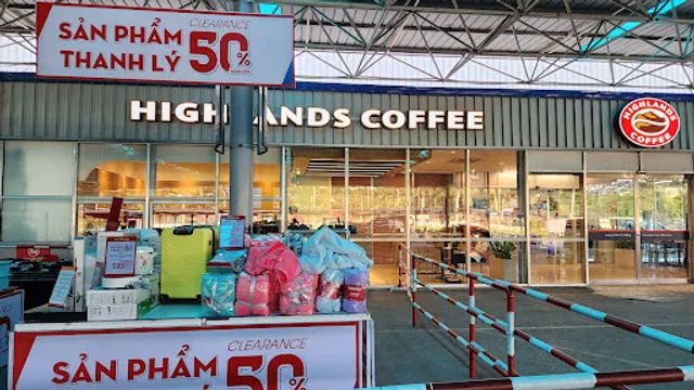 Highlands Coffee Mega Thăng Long