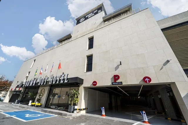 Browndot Hotel Peace Square