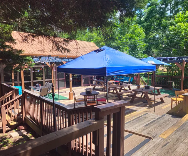 Southern Drawl Bar & Grille