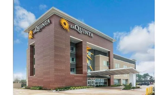 La Quinta Inn & Suites by Wyndham Houston Spring South