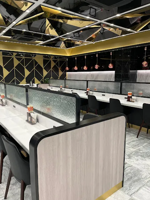 カフェ ラセーヌ nikko泉田店