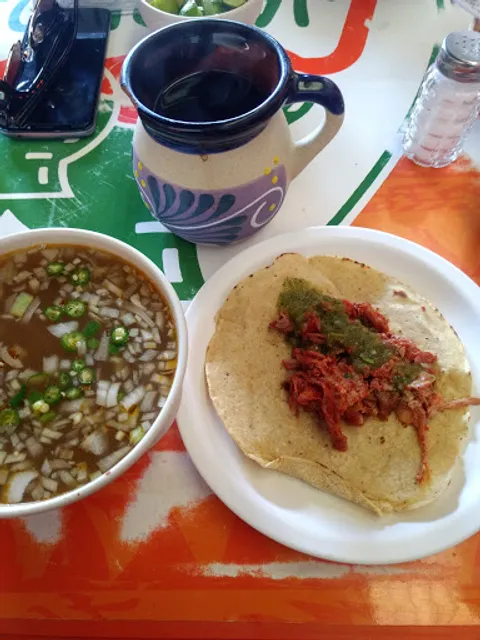 Barbacoa de hoyo "Los Borregos"