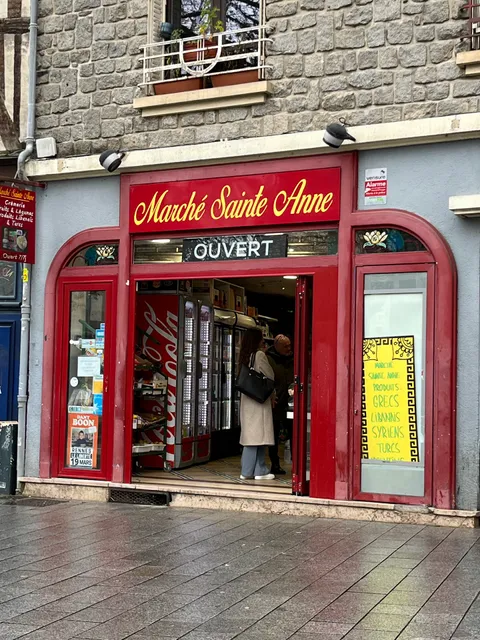 MARCHE SAINTE ANNE