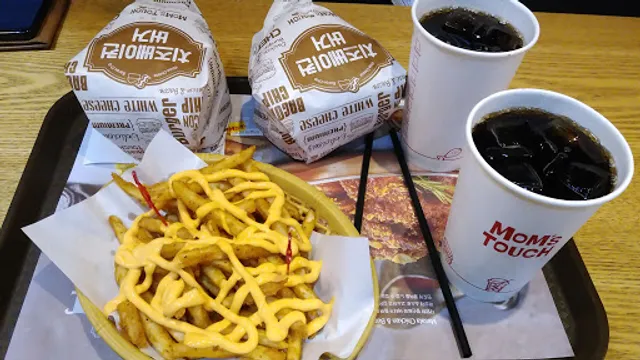 맘스터치 - 경남데파트점