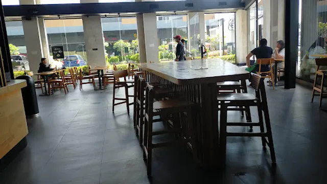 Starbucks Sierra Valley Drive-thru