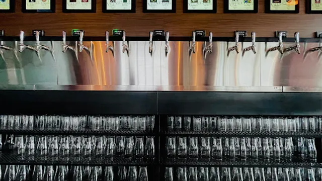 Village Well - Bar, Taproom & Pizza