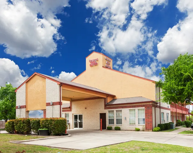 Garland Inn & Suites