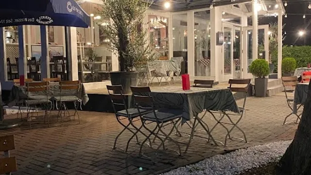 Waldkauz "Baykuş" Holzkohle Grill Restaurant