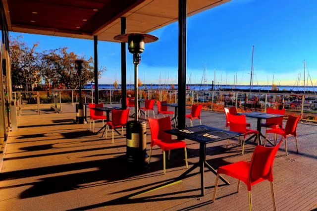 Restaurant Bar Le Bateau Marina D'aylmer