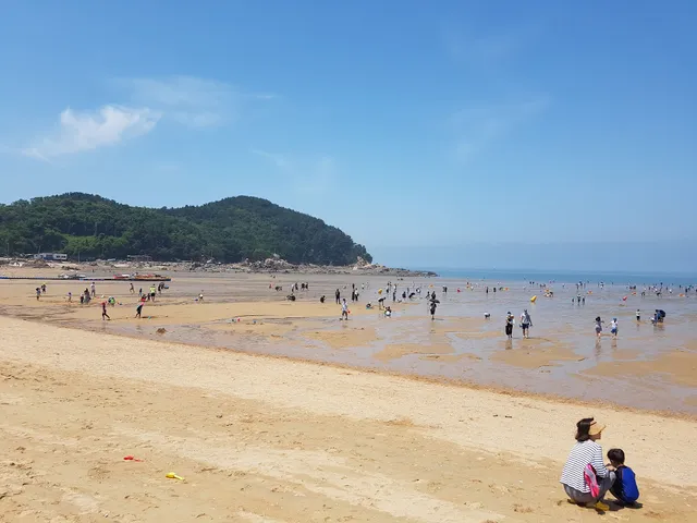 Eurwangni Beach