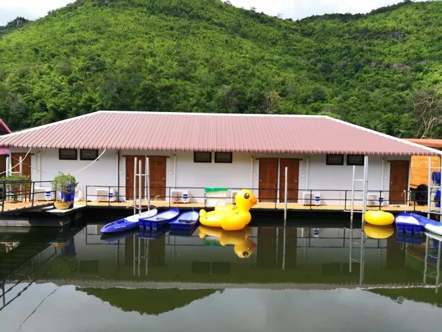 River Hill Side Resort