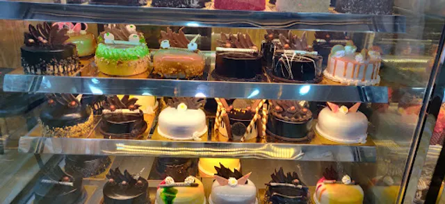 LA BELLEZA THE CAKE MALL