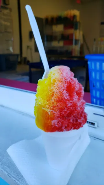 Pelican’s SnoBalls - Garden City
