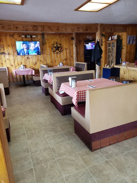 Hanna Hilton Cafe & Bar