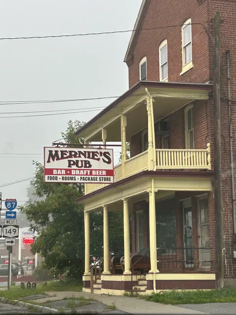 Mernie's Pub