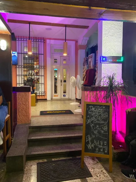 Wapa Restaurant Bar Cafeteria