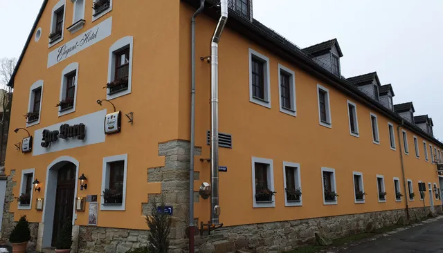 Gaststätte & Hotel Zur Burg