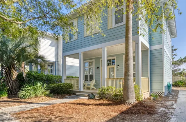 Family Tides 30A (Steps to the Beach, Community Pool and Complimentary Bikes)