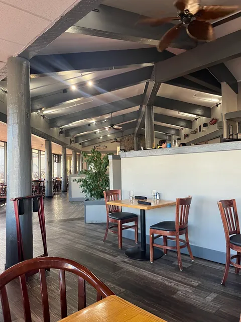 Coldwater Bar & Grill