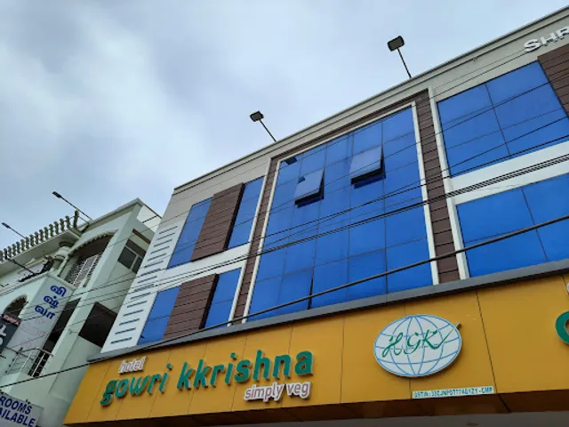 Hotel Gowri KKrishna (New Scheme Road)
