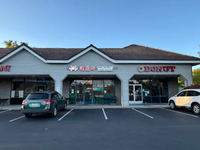 Dumpling Meets Cajun Seafood