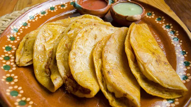 Los 12 - Tacos de Canasta