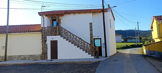 Alojamientos y Albergue playa del Silencio