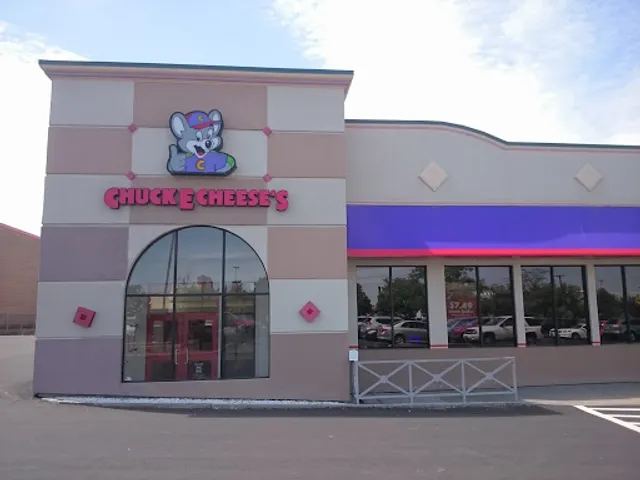 Chuck E. Cheese
